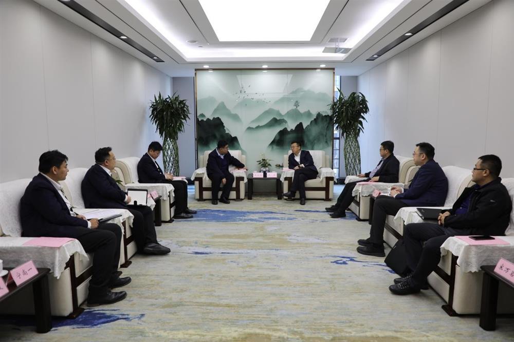 深化銀企合作！ 威海銀行濟(jì)南分行一行到產(chǎn)發(fā)集團(tuán)洽談合作